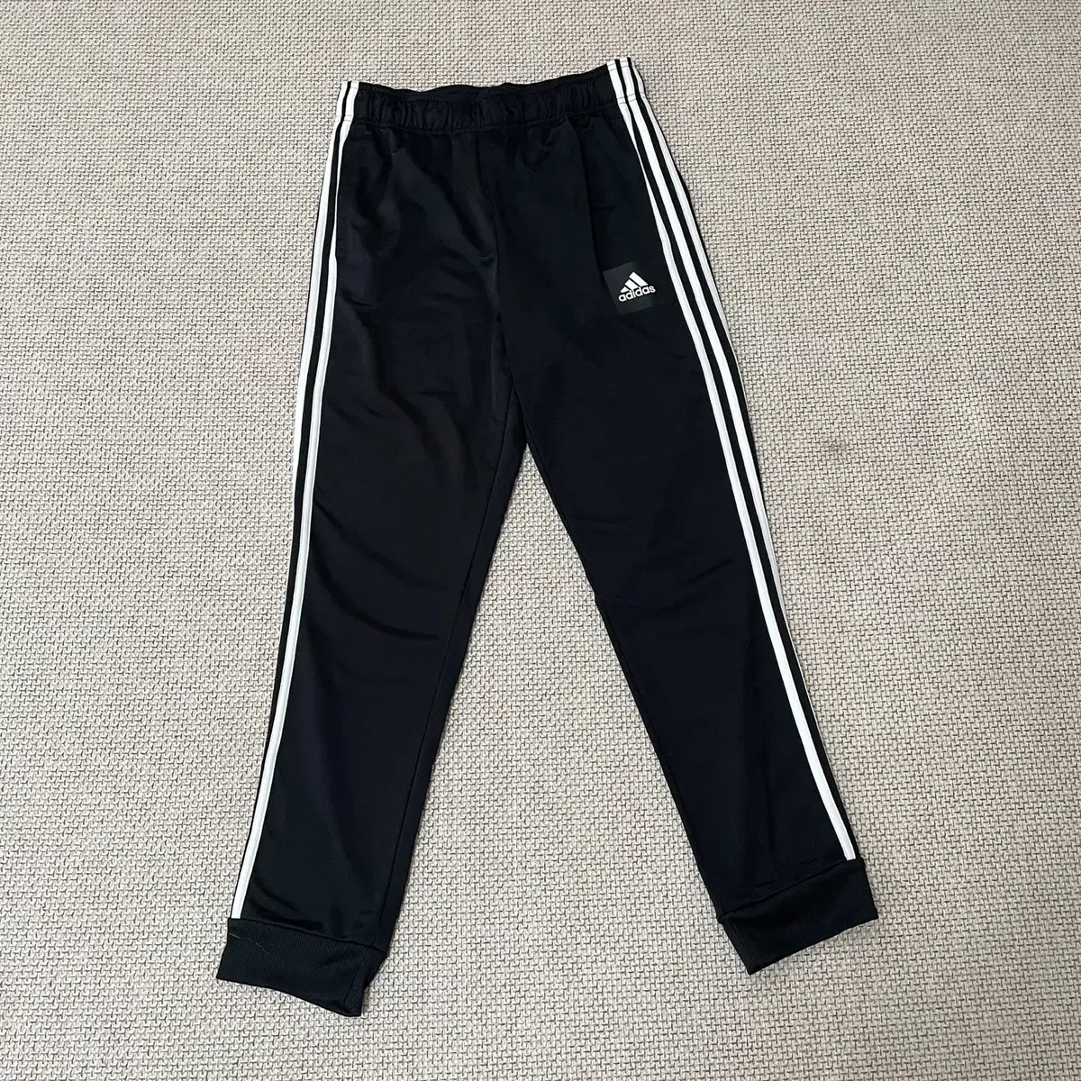 L Adidas training pants N.6723