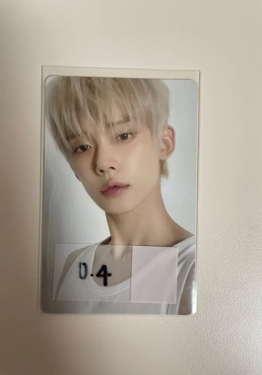 I'm selling a Yeonjun photocard.