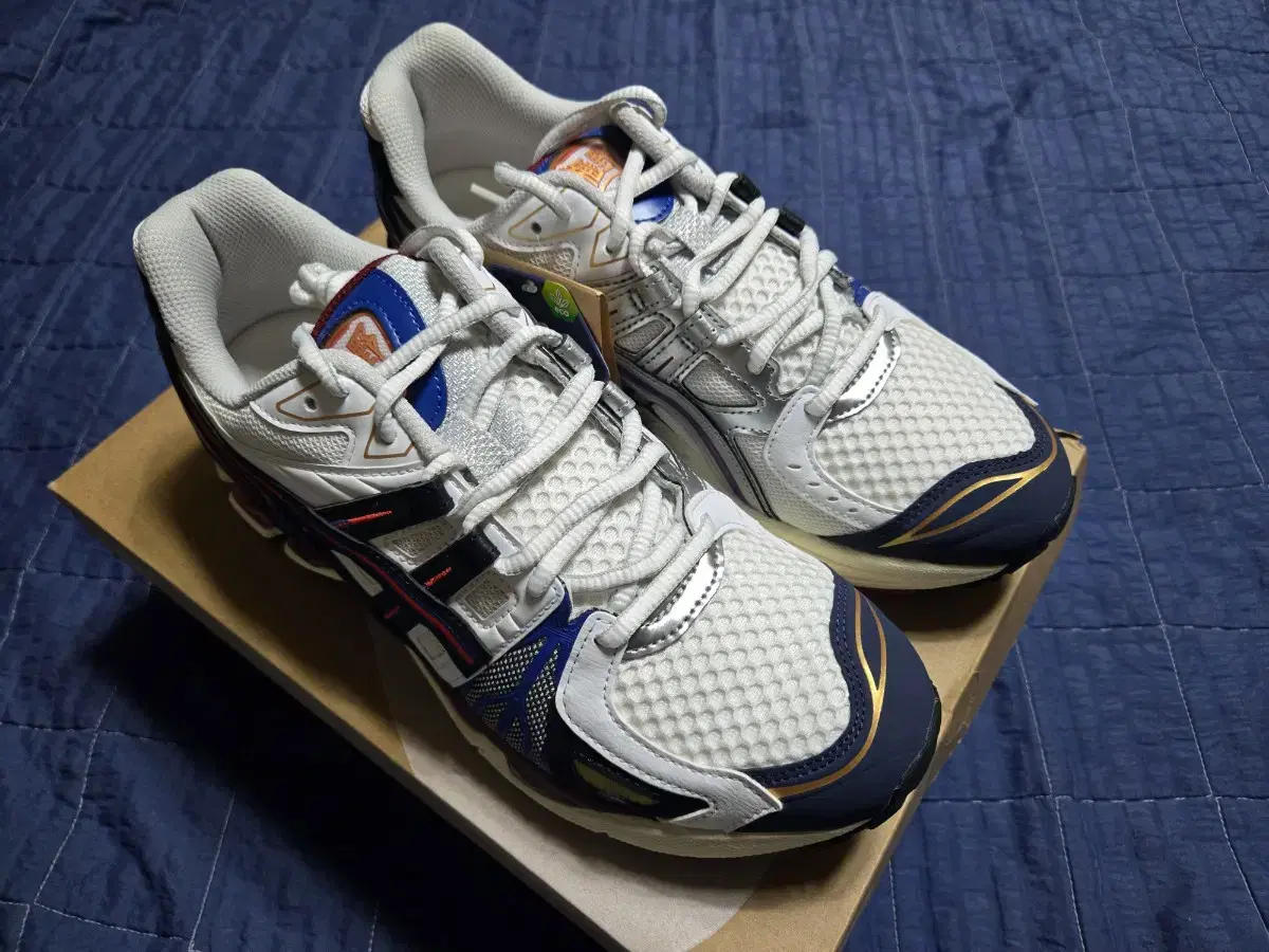 ASICS GEL-KAYANO LEGACY WHITE/BLACK New Product Size 270 Box damage price