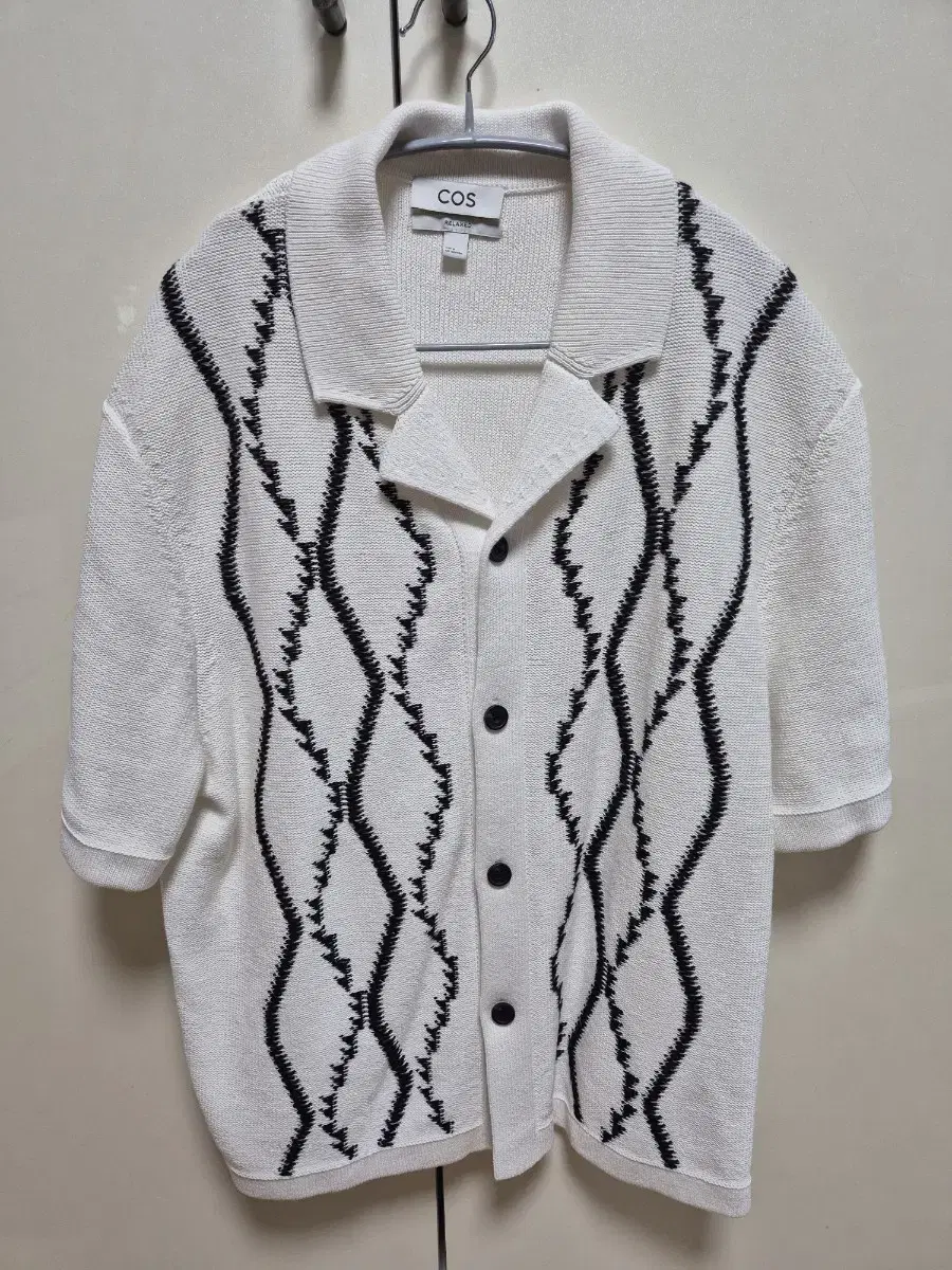 Cotton knit short-sleeved shirt