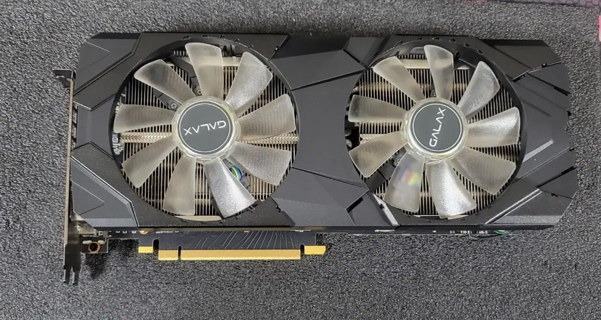 갤럭시 RTX2080  ( RTX4060 동급) 그래픽카드 싸게 팝니다