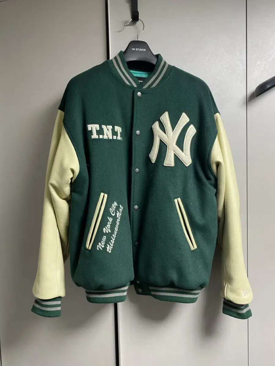 DISNEY'S NEVERLAND x NEW ERA BASEBALL JACKET L