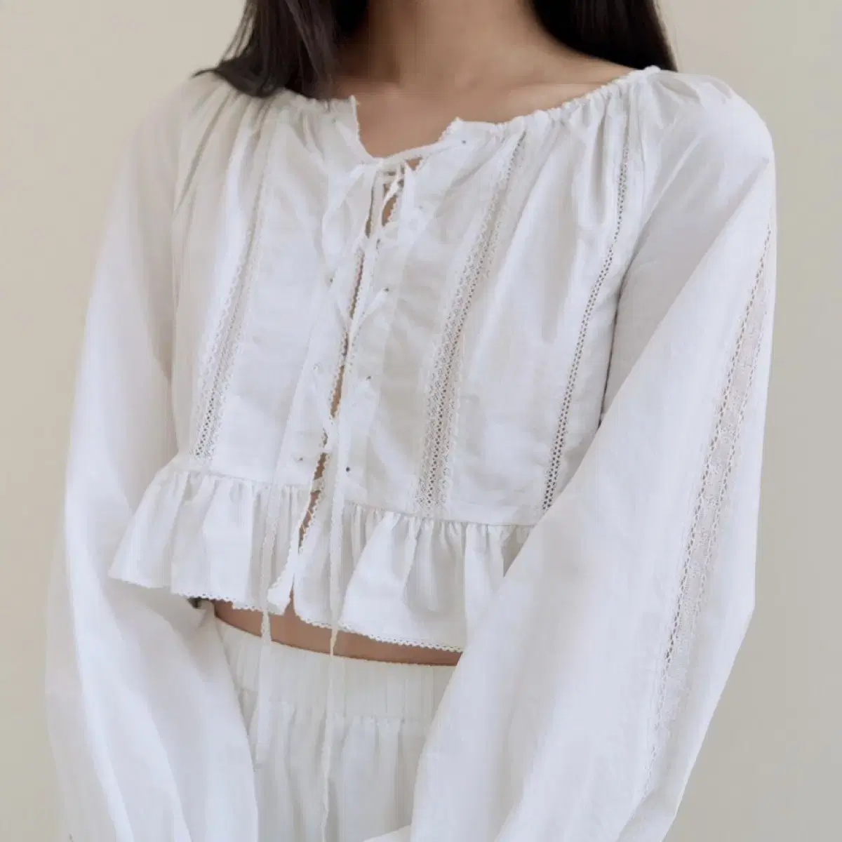 플레따 Lace Crop Blouse