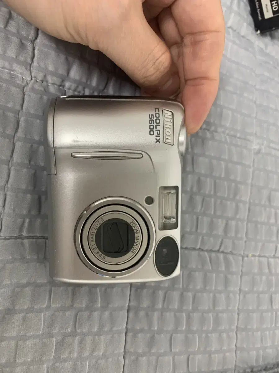 Selling Nikon Coolpix 5600 Vintage Camera