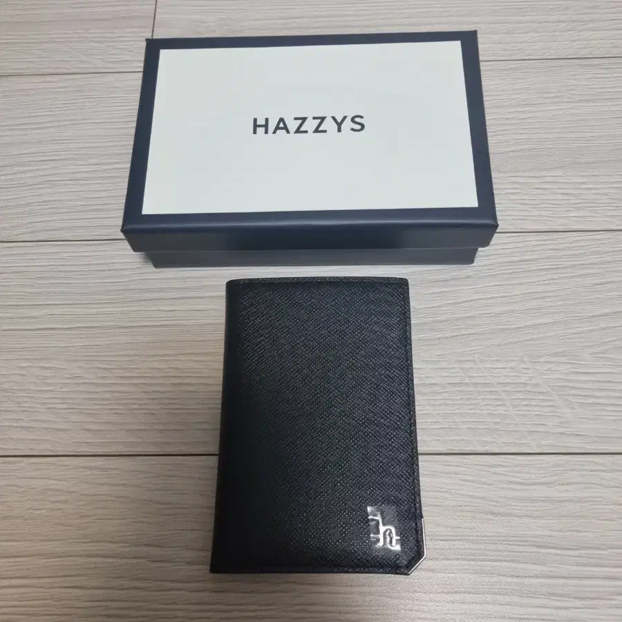 [해지스 카드지갑] HAZZYS 블랙 실버바장식 소가죽