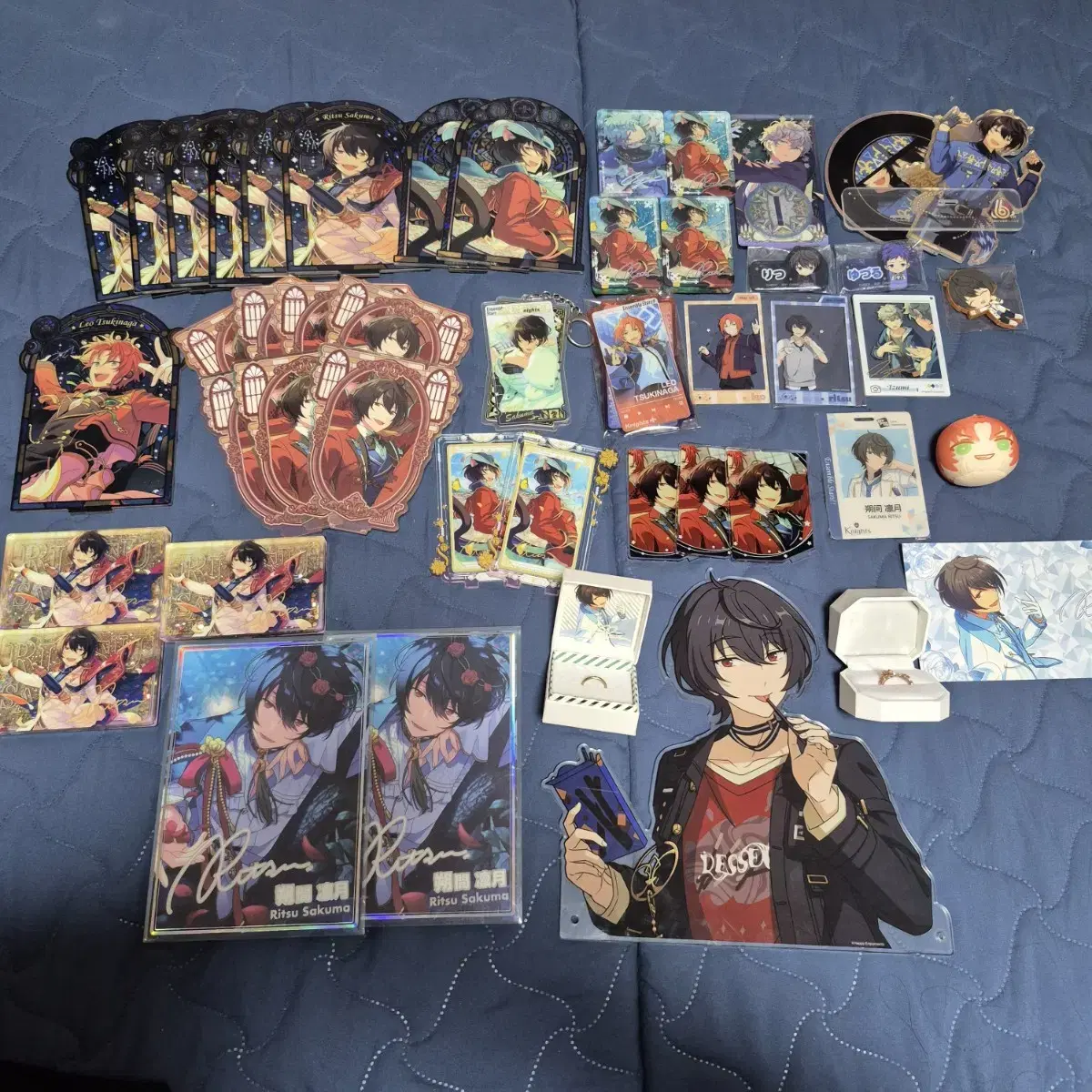 Angela Sakuma, Ritsu, Izumi Sena, and Leo Tsukinaga goods are being WTS.