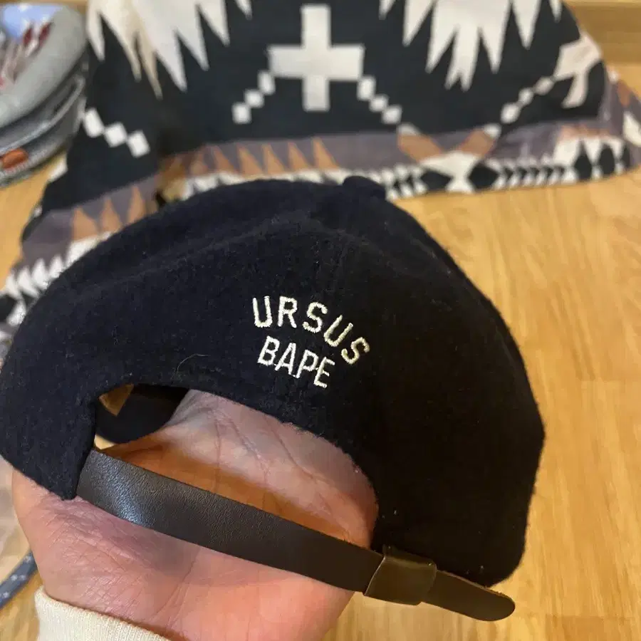 베이프 울 스냅백 URSUS BAPE