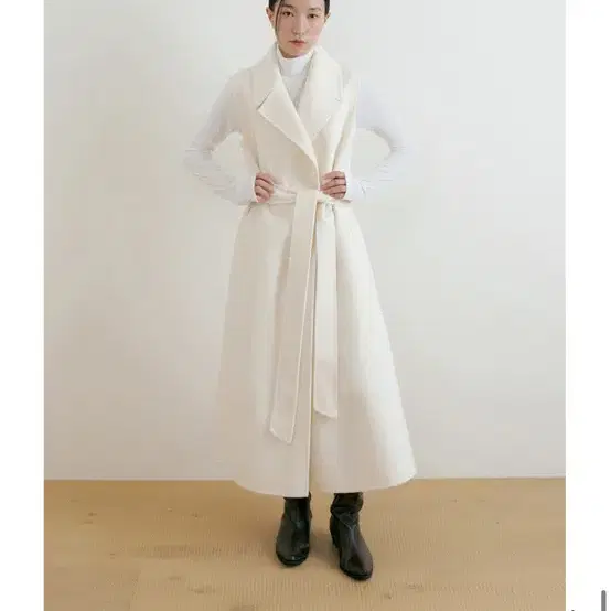 루시르주 Two-way Cape Wool Coat (ivory)