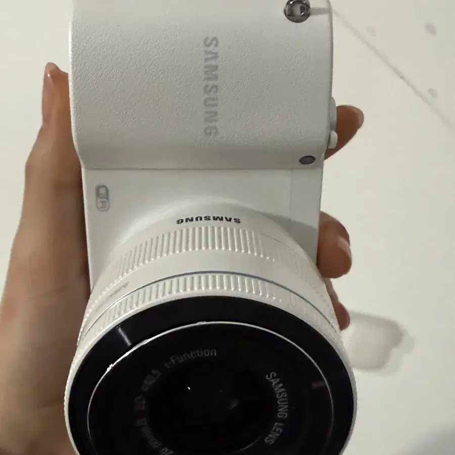 삼성 미러리스  NX2000 20-50 상태좋음!