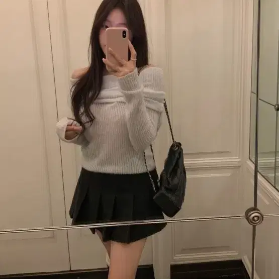 [바로배송가능] 더리즈 Milk offshoulder knit 스카이