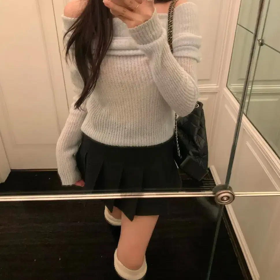 [바로배송가능] 더리즈 Milk offshoulder knit 스카이