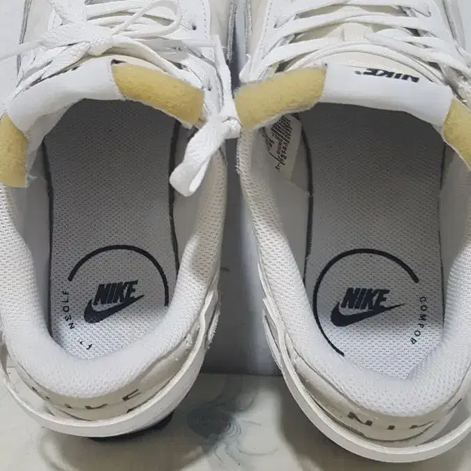 택포 245 size A급 남여공용 NIKE 와플 경량 쿠션 스니커즈!