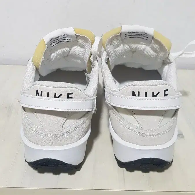 택포 245 size A급 남여공용 NIKE 와플 경량 쿠션 스니커즈!