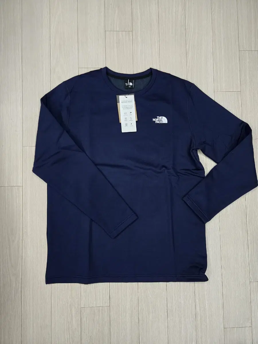 New North Face Merino Wool Long Sleeve T-Shirt