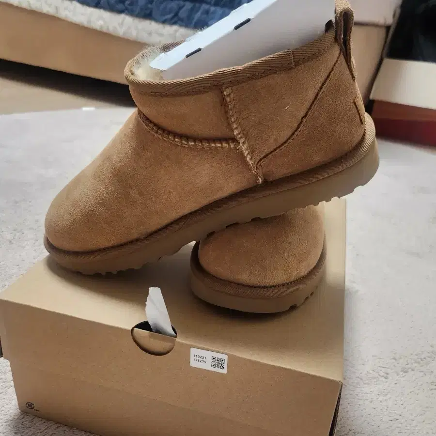 어그 UGG 클래식 미니