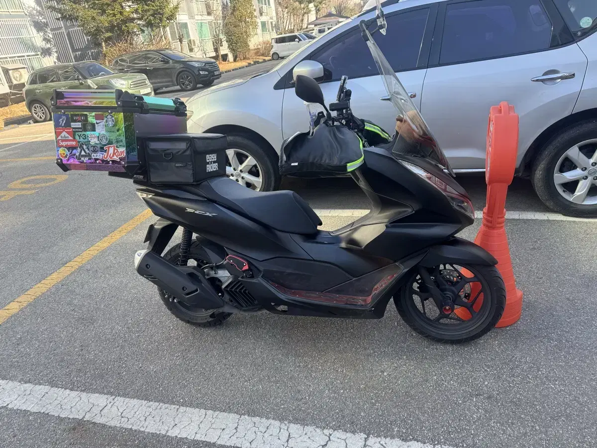 Pcx125  포르자350 대차  환영