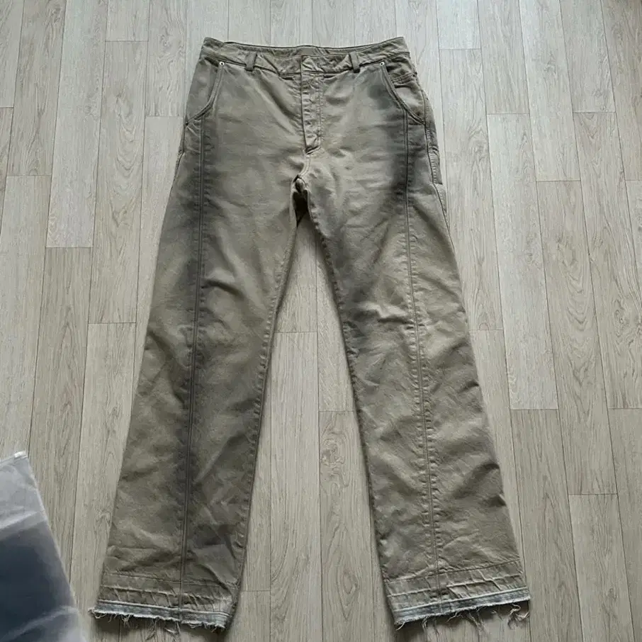 [L] XLIM EP.6 06 TROUSERS SAND BEIGE