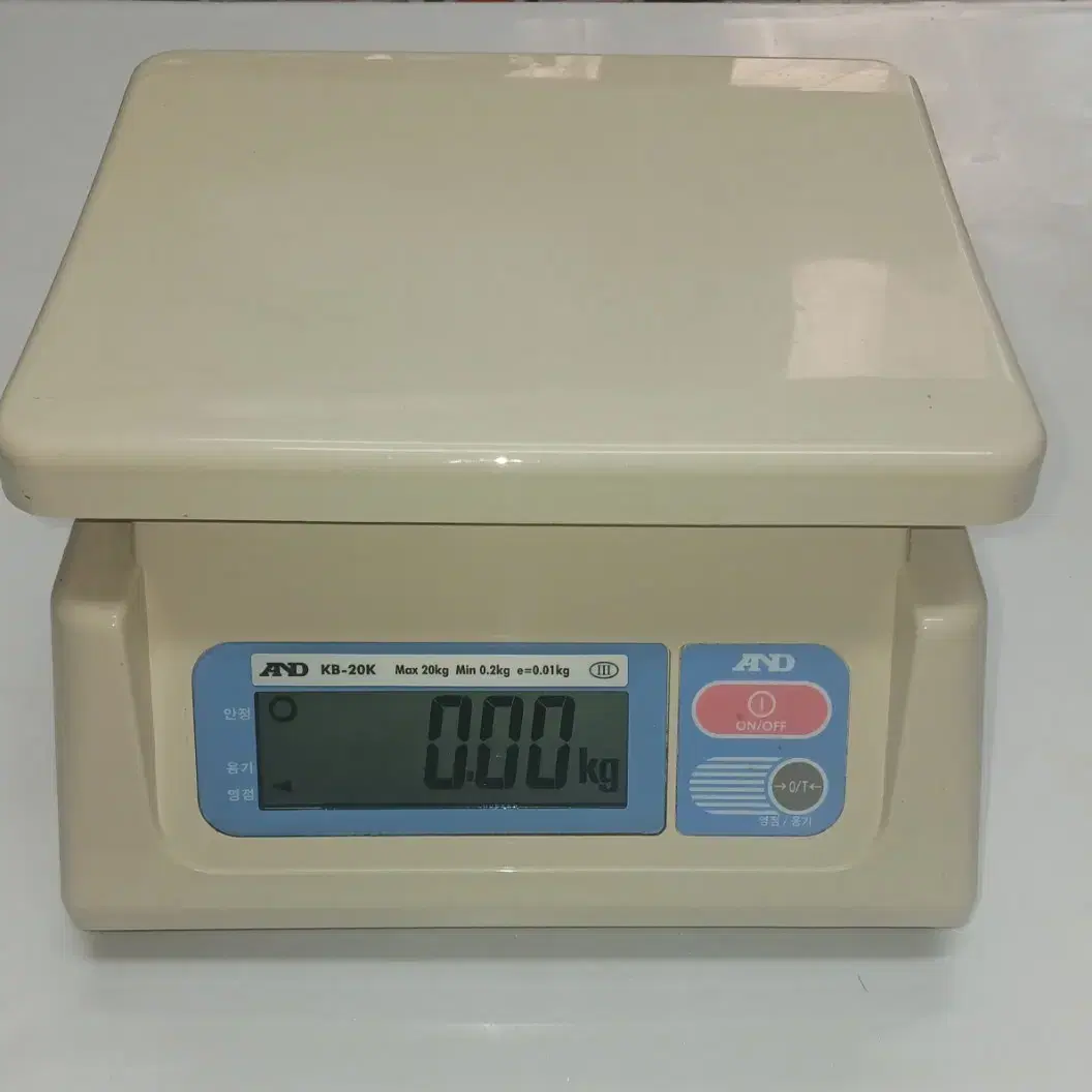 AND KB-20K 디지털 주방 계량 전자 저울(20kg/10g)