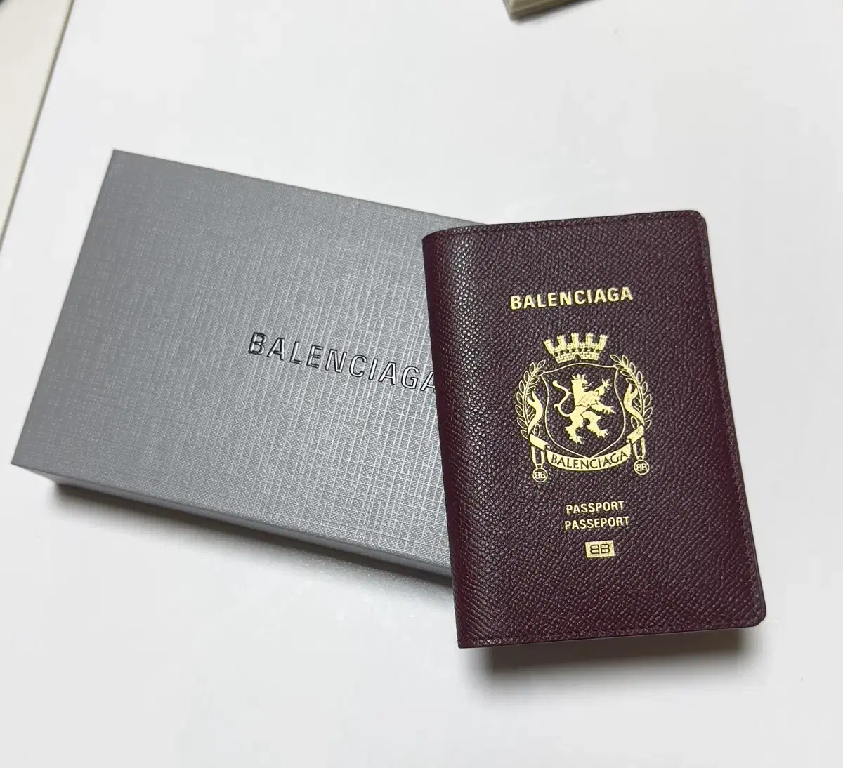 balenciaga passport wallet(발렌시아가패스포트지갑)