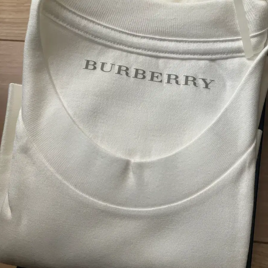 (정품)BUrberry버버리반팔셔츠-새상품