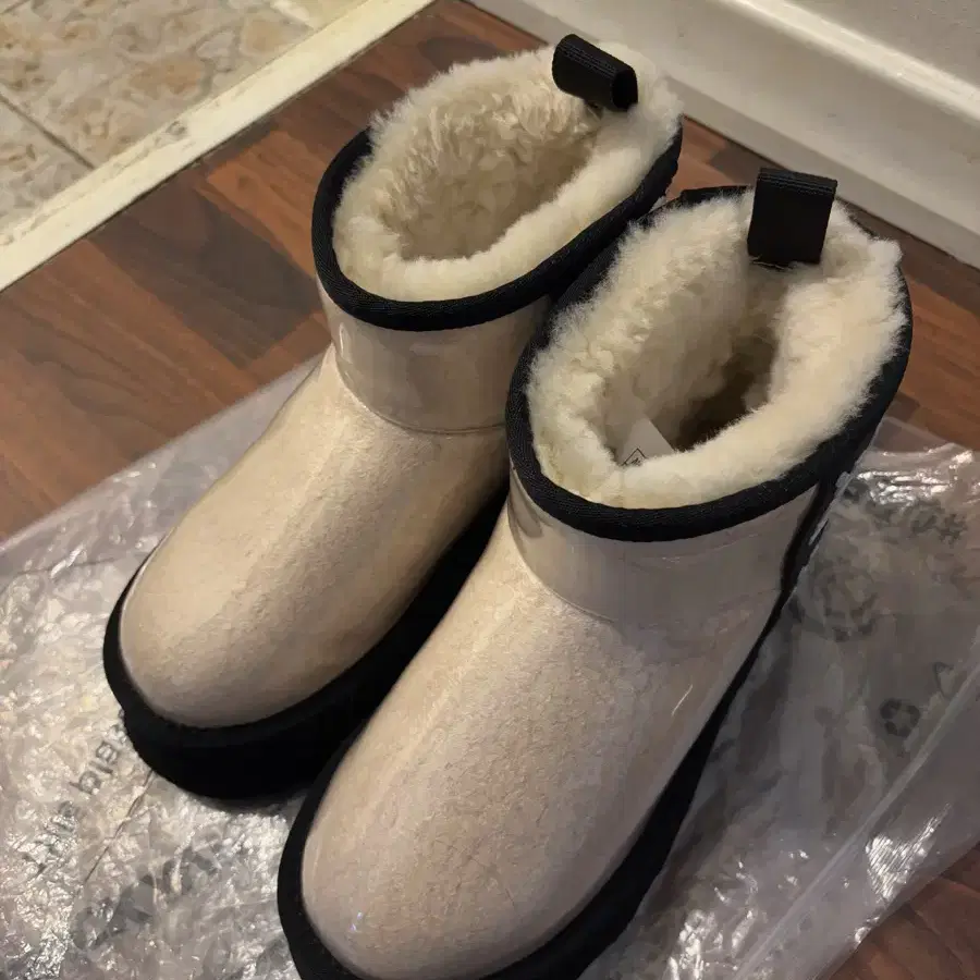 어그 클리어 플랫폼 부츠 장화 ugg 37