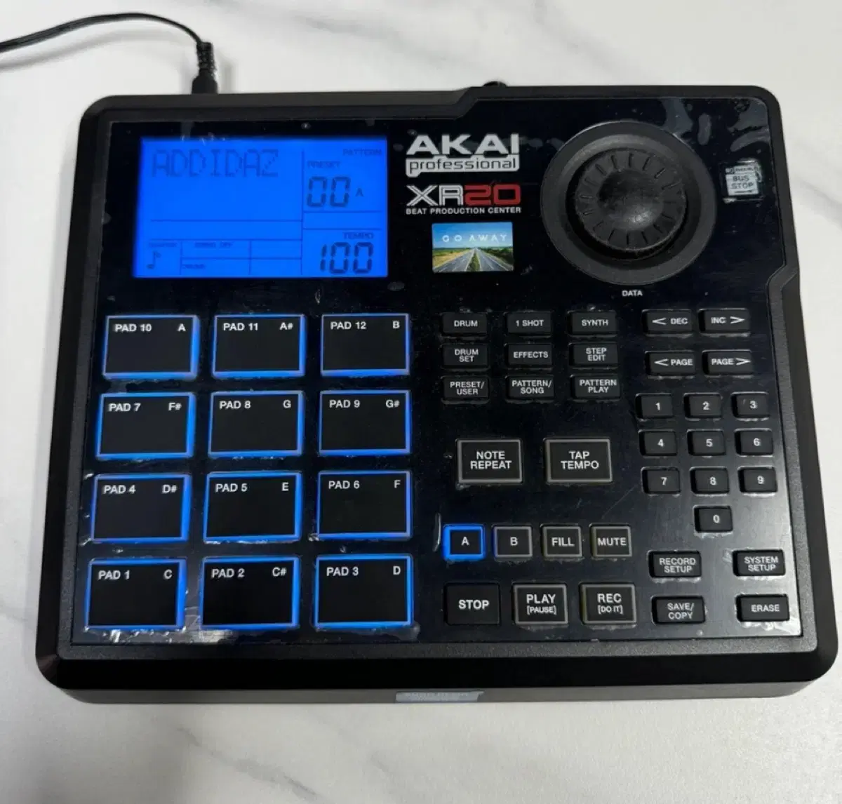 AKAI professional XR20 핑거드럼