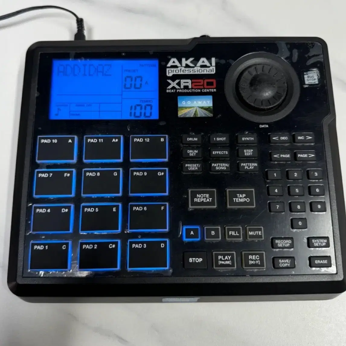 AKAI professional XR20 핑거드럼