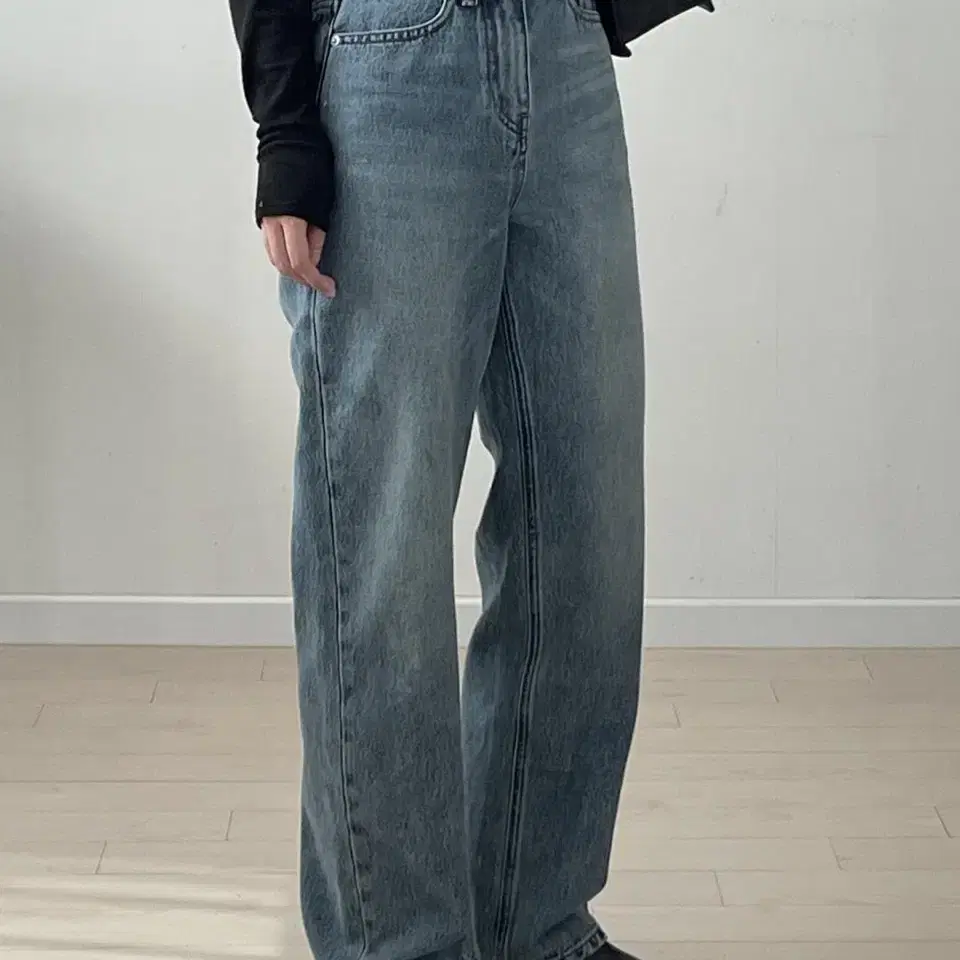 노멜렛 Kelly semi-wide washed denim 1사이즈