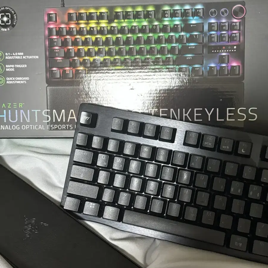 레이저 헌츠맨 V3 PRO TKL 게이밍 키보드