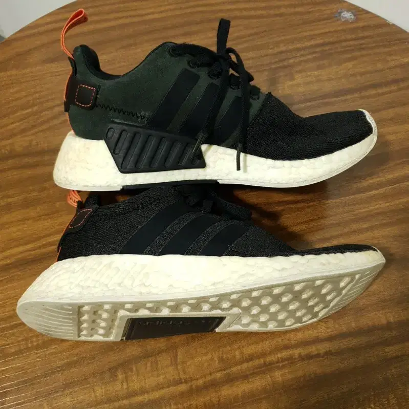 아디다스 NMD R2 운동화  230