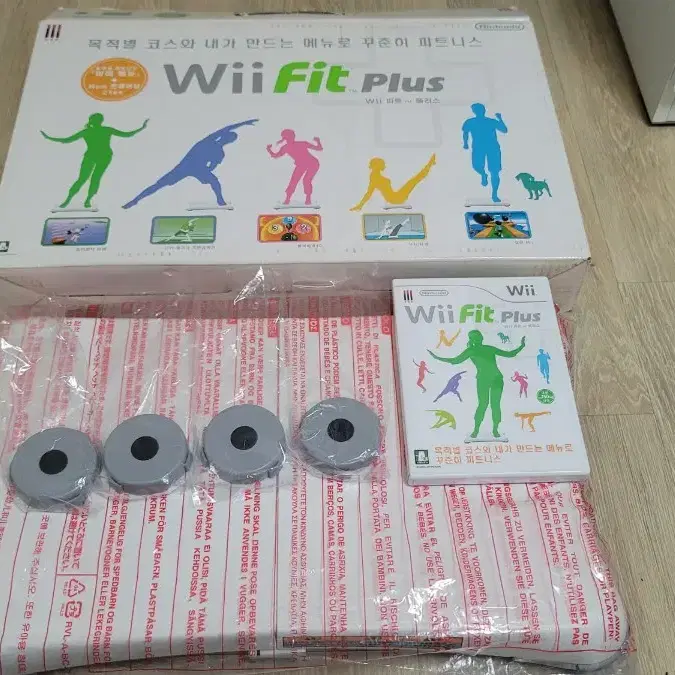 Wii Fit Plus 판매합니다(A급/풀박스)