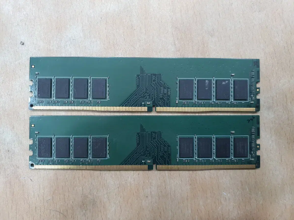 데스크탑용 DDR4-2400 4G램 2개 세트