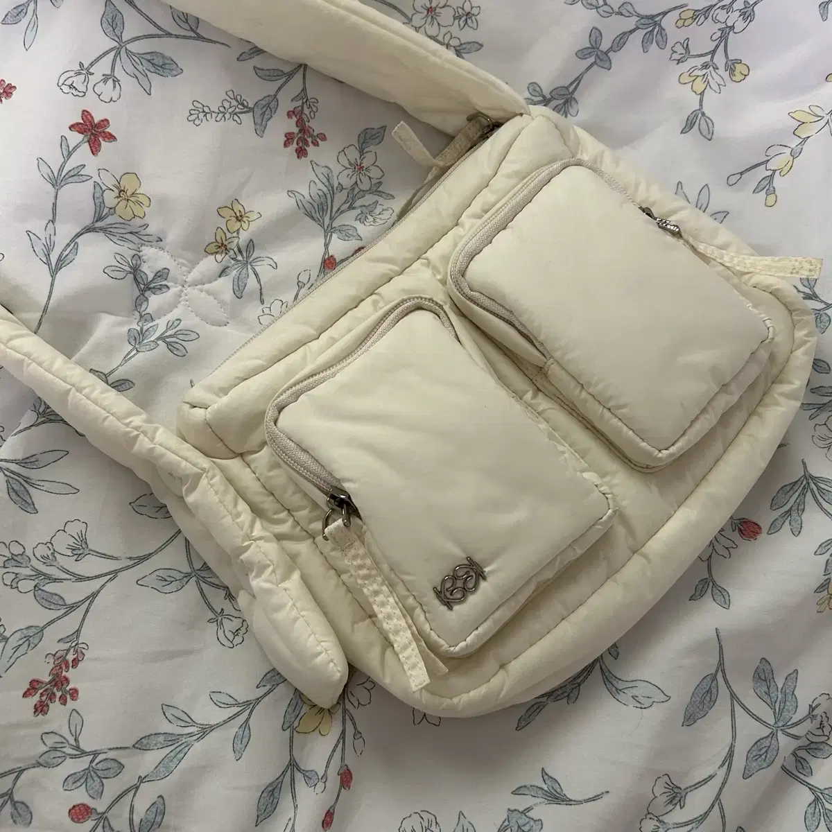 kijun 기준가방 Pillow Cross Bag Cream