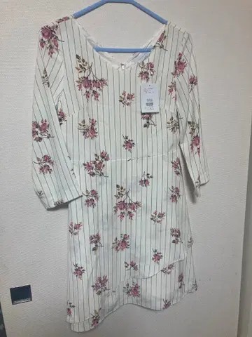 정가 11000엔 미사용 새상품 머큐리 듀오꽃무늬 원피스