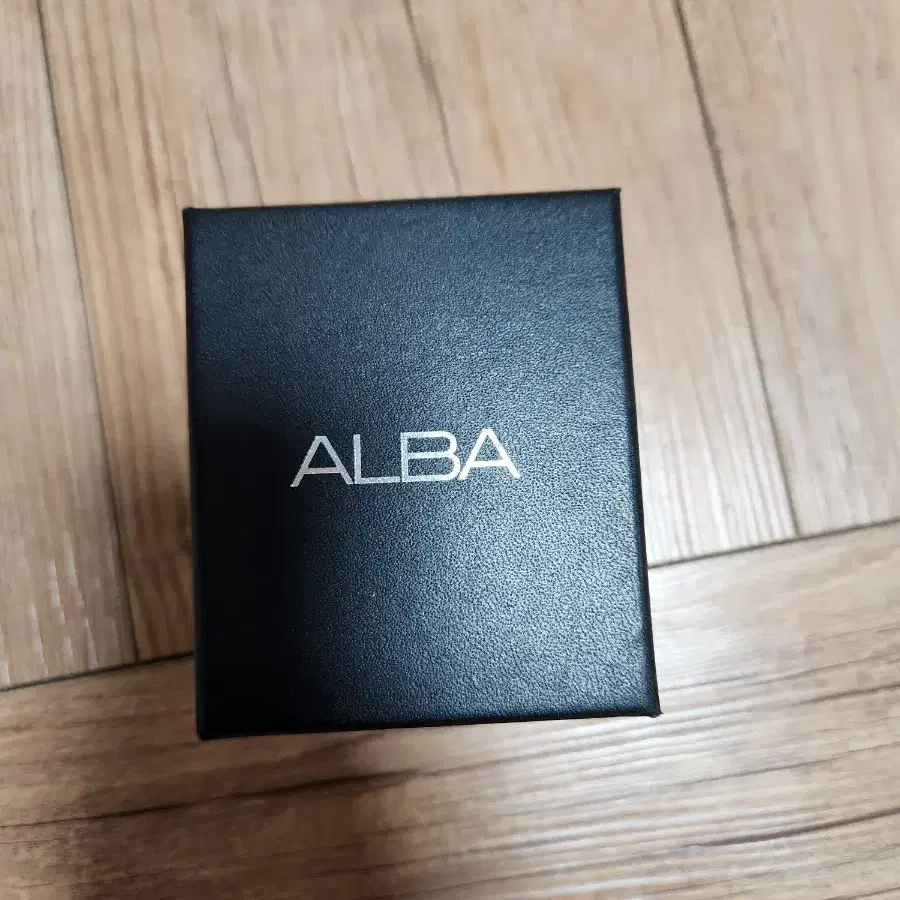 ALBA(알바) 시계팝니다(풀박)