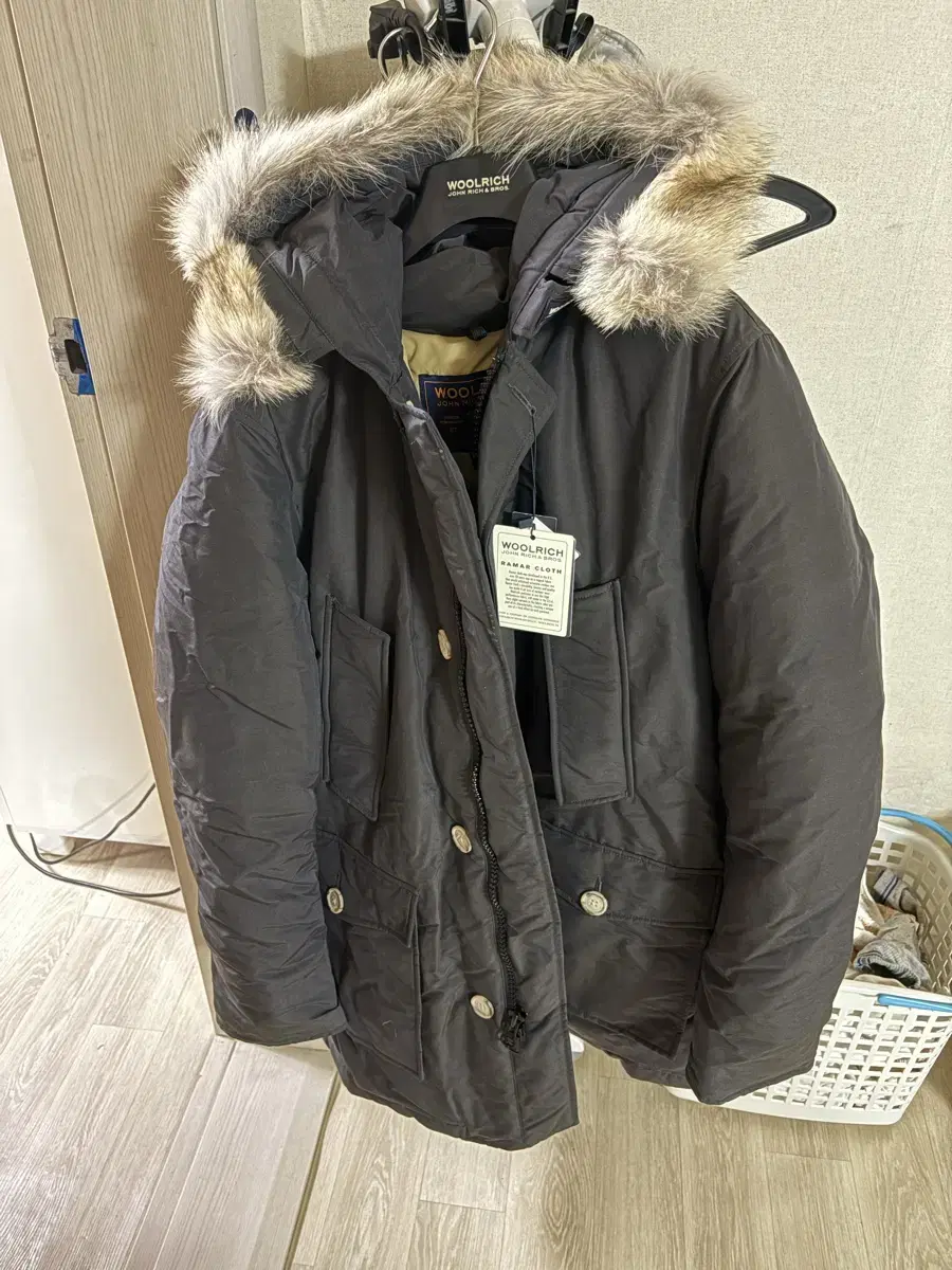 Woolrich 울리치 남성 패딩 팝니다