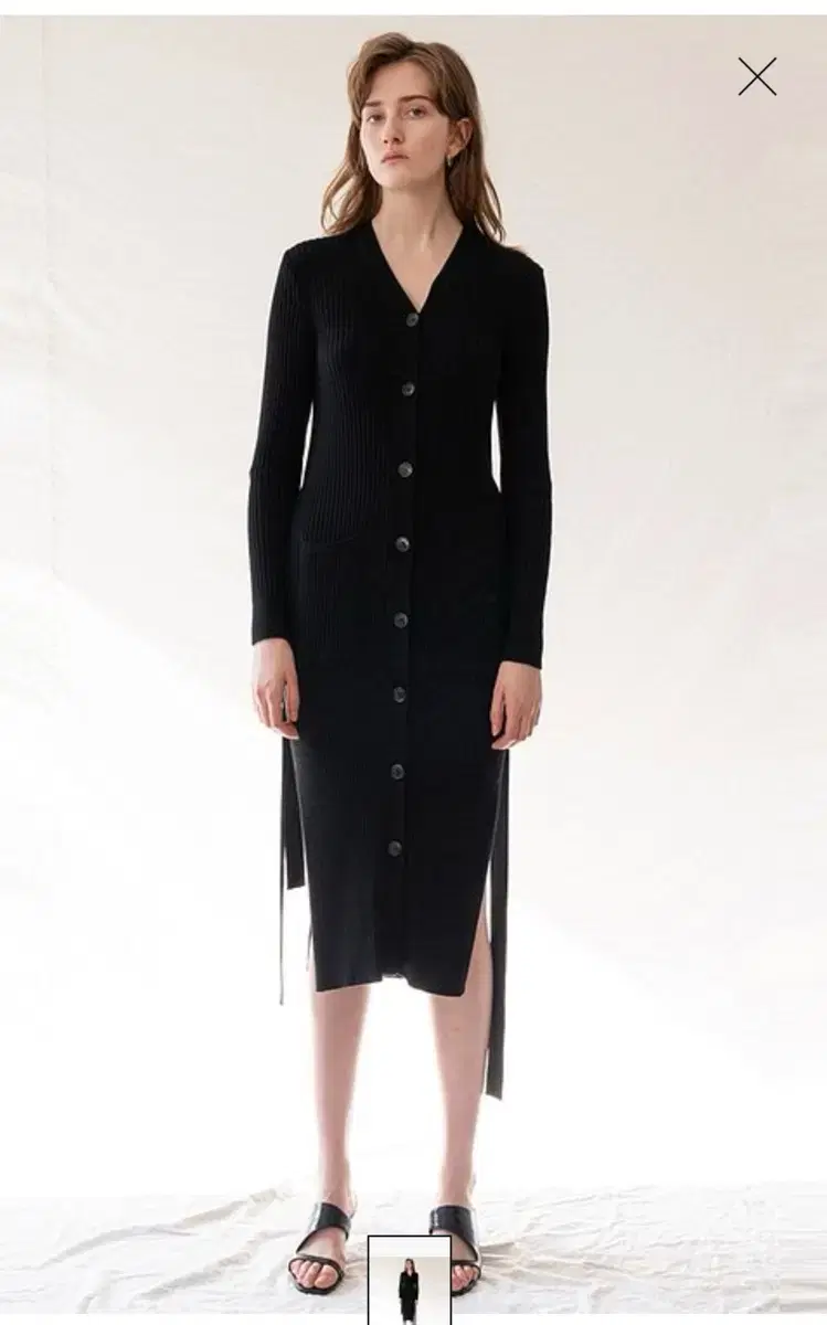 킨더살몬 FW19 Side Slit Knitted Dress Black