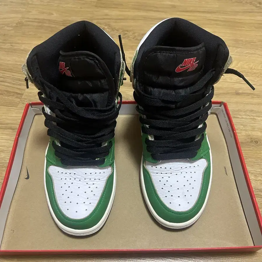 나이키 (W) Jordan 1 Retro High OG Lucky Gre