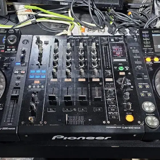 파이오니어 Cdj-2000 nexus 2대 + djm 900 nexus