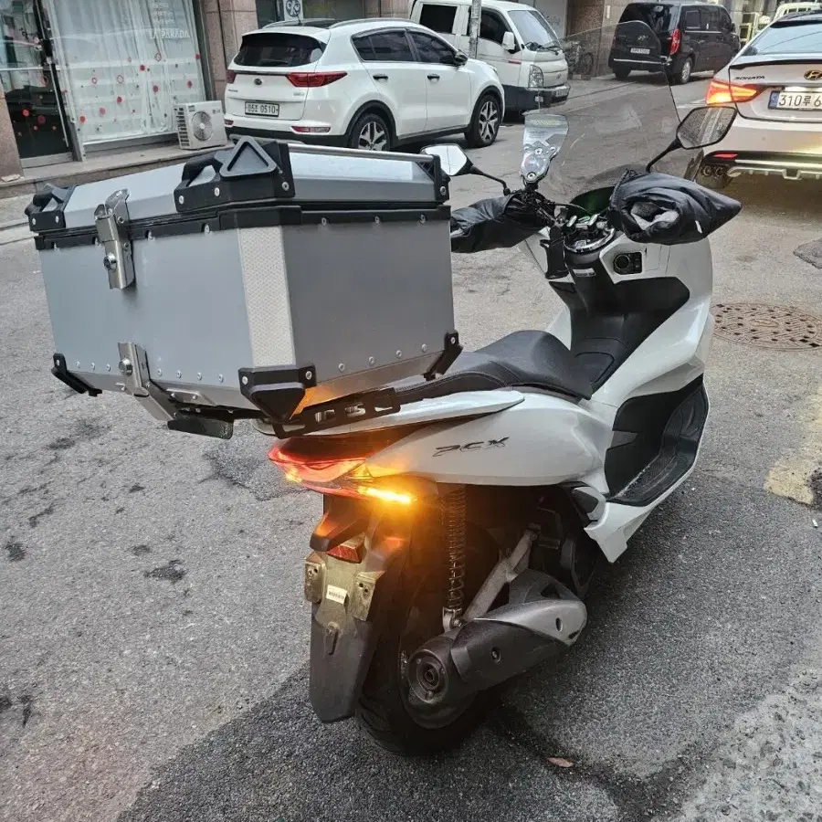 Pcx125 20년식 18000km 상태굿 220만원 판매합니다!