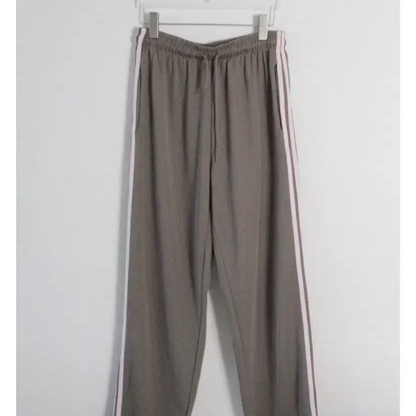 히피디피 jersy track pants 카키