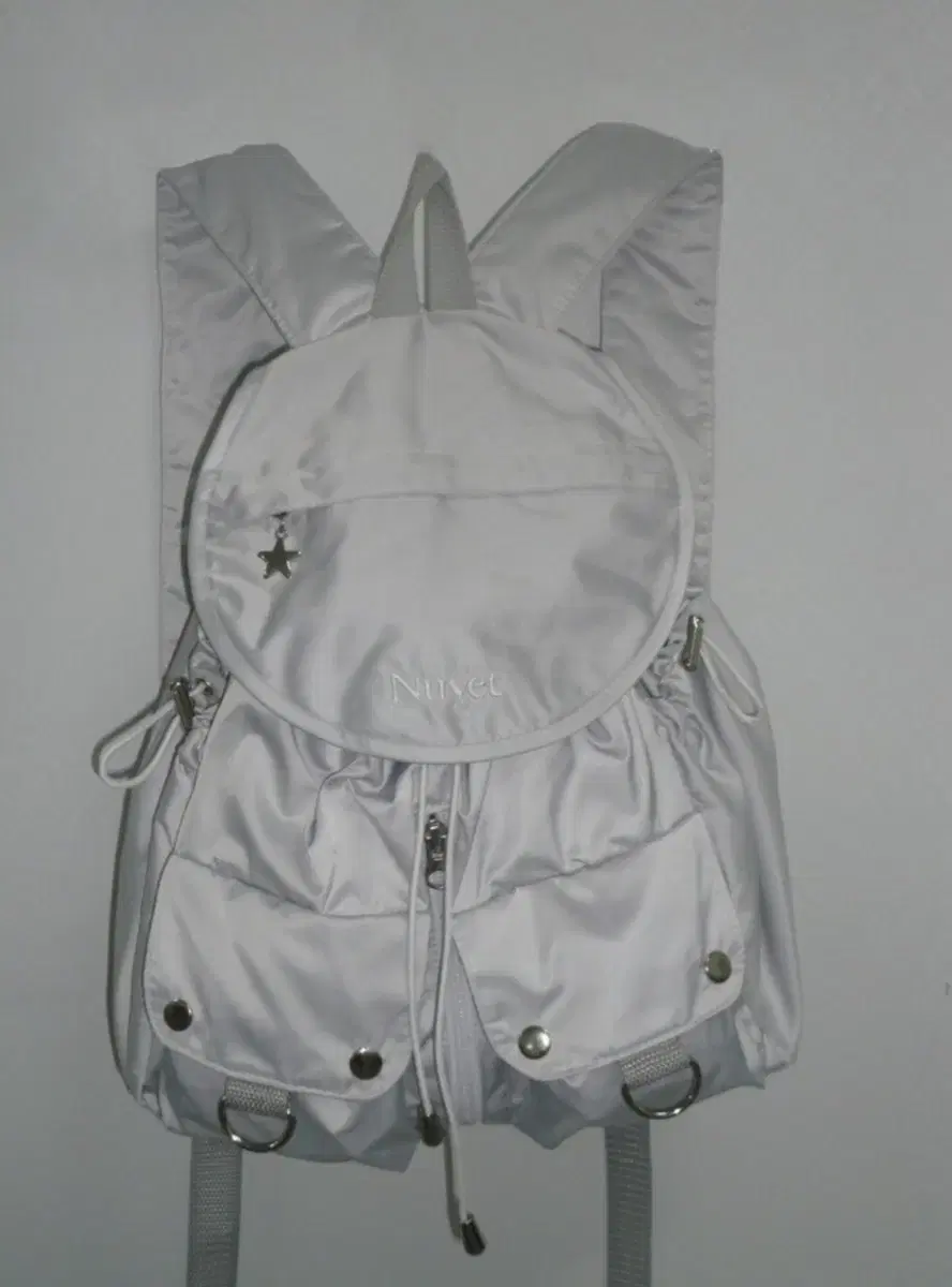 누옛 실버 그레이 백팩 Grey round pocket backpack