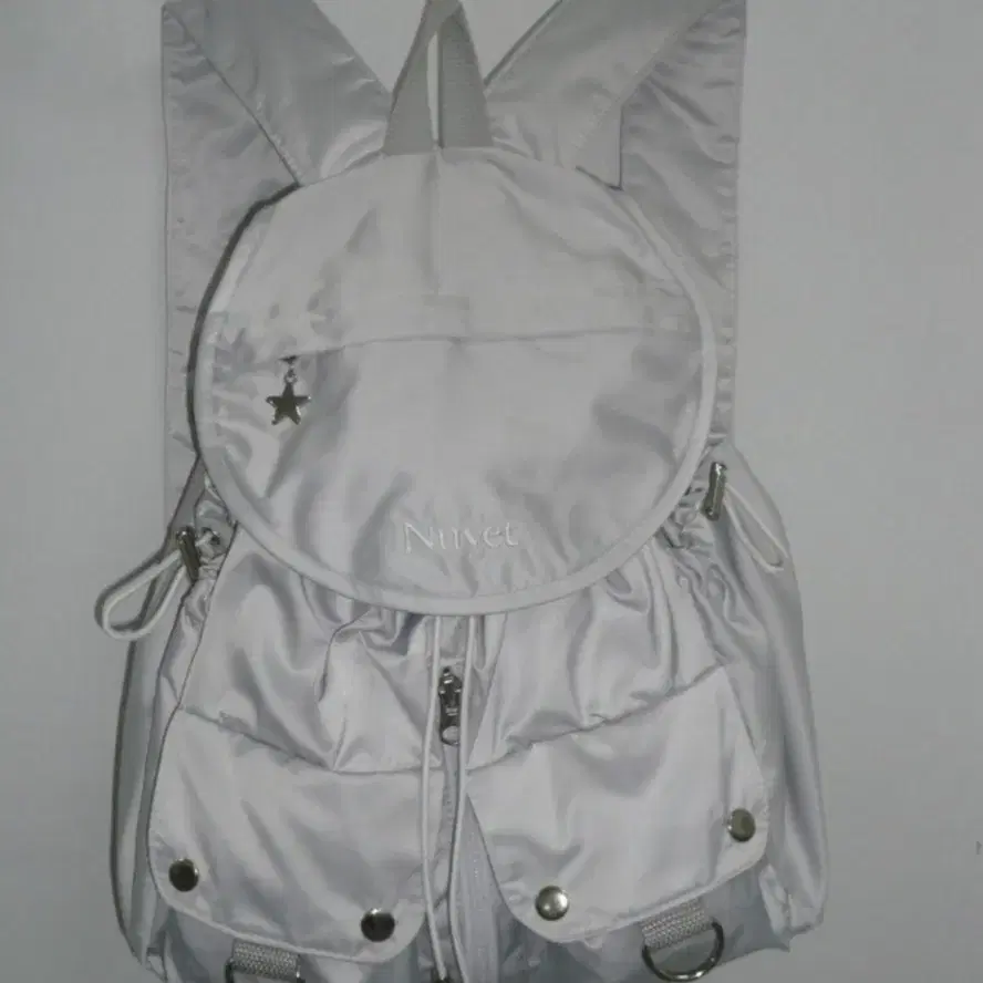 누옛 실버 그레이 백팩 Grey round pocket backpack