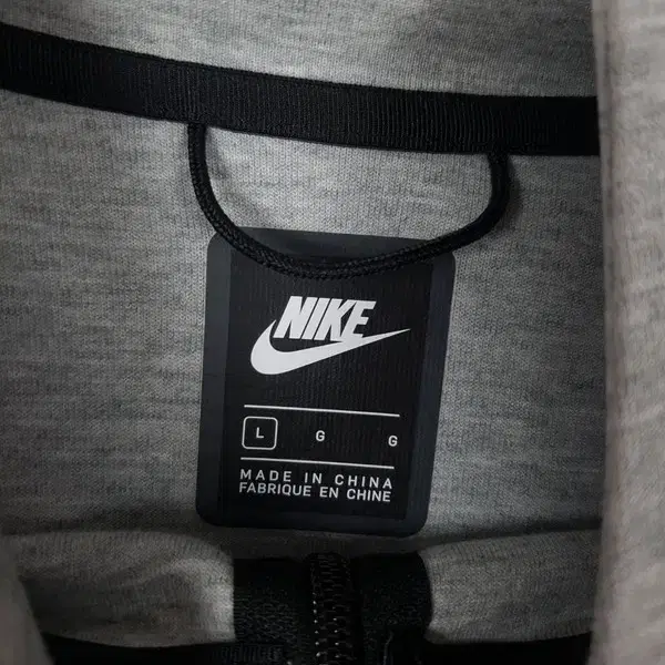 나이키 NIKE 테크팩 크롭 후드집업 그레이 2300019