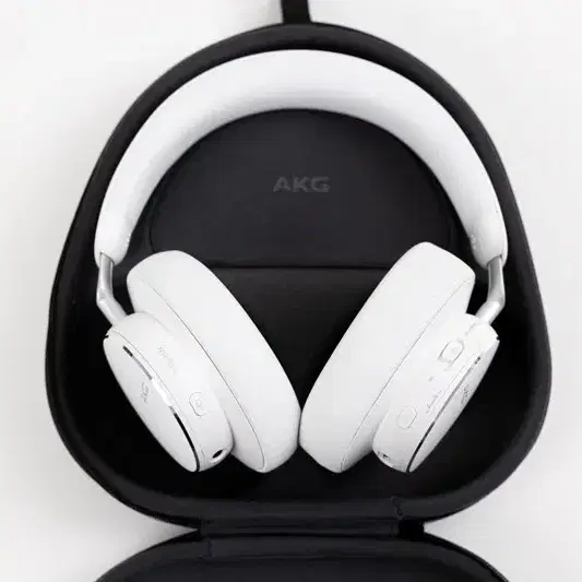 AKG N9 HYBRID 화이트 헤드폰 판매합니다.