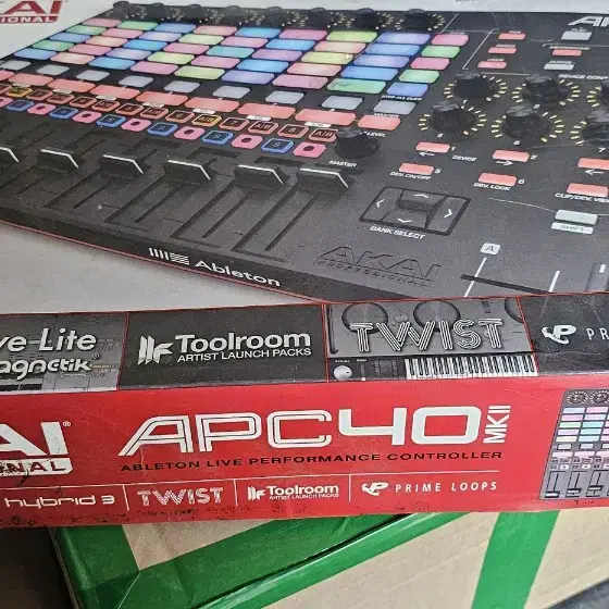 AKAI 아카이 에이블톤컨트롤러 APC40MKII APC40MK2