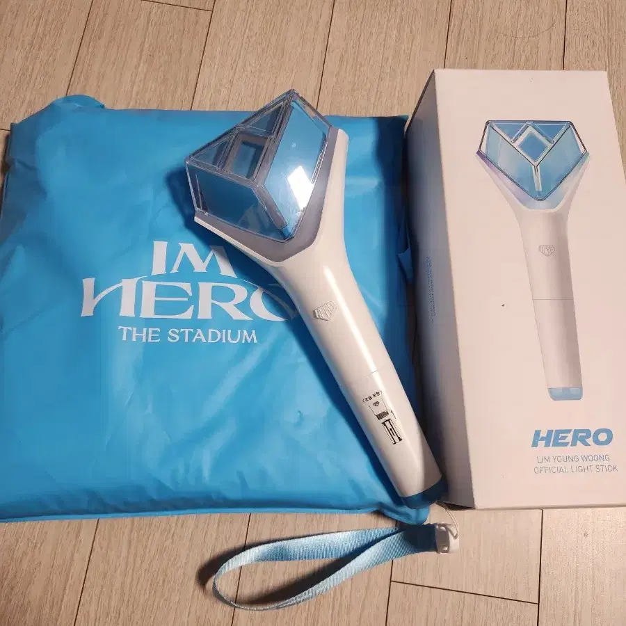 임영웅 응원봉 + 우비 팔아요 영웅시대 hero