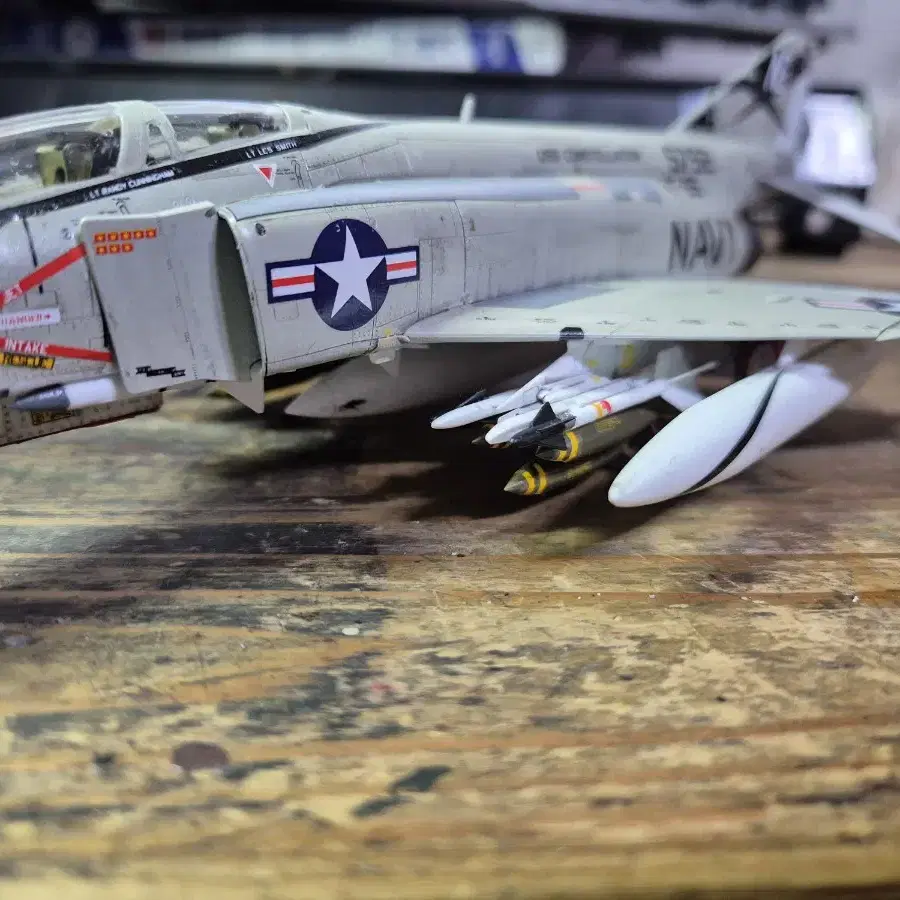 아카데미 1/72 F-4J 프라모델 도색작