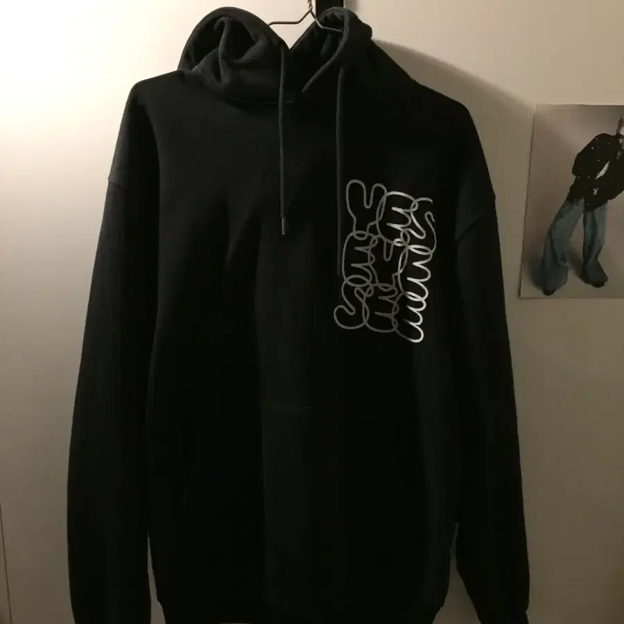 [yeseyesee] C-Logo Hoodie Black