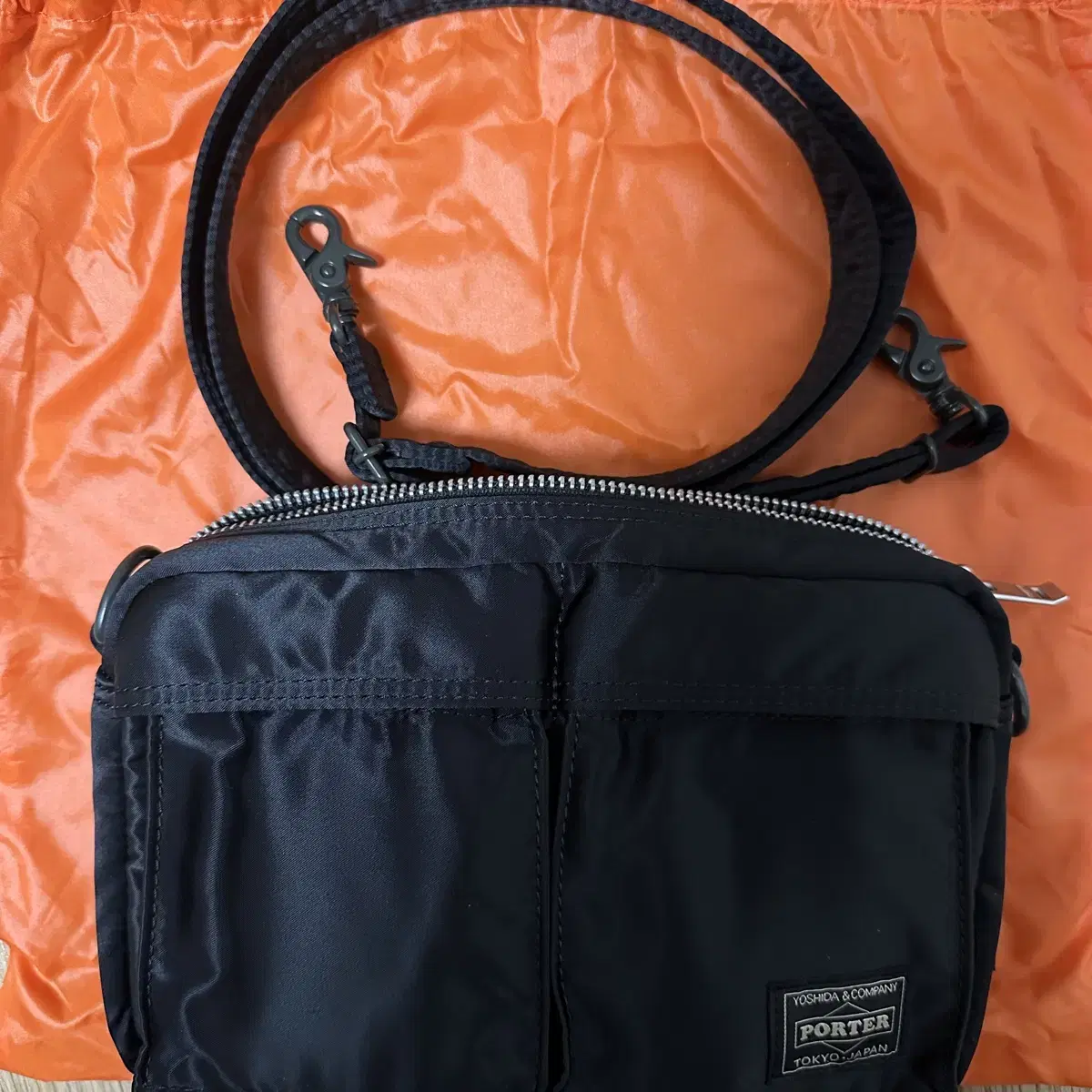 요시다 포터 뉴 탱커 슬링 백 (TANKER SLING BAG)